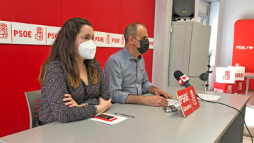 Clara López y Manolo Serrano