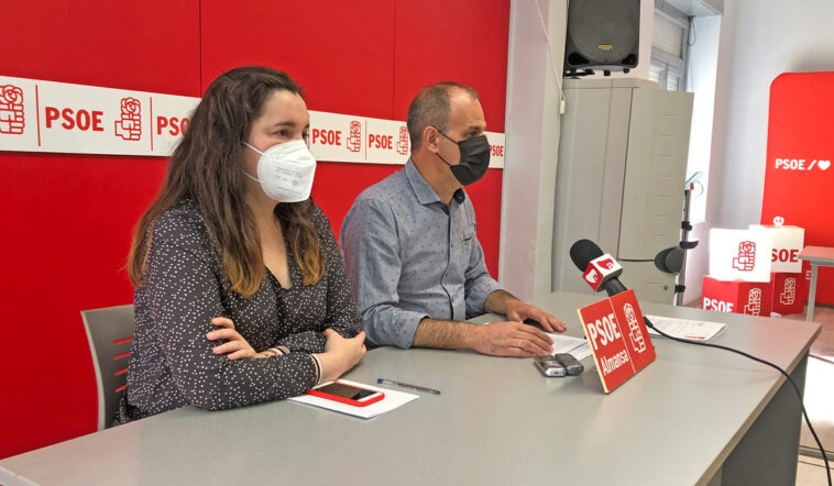 Clara López y Manolo Serrano