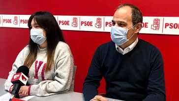 Clara López y Manolo Serrano