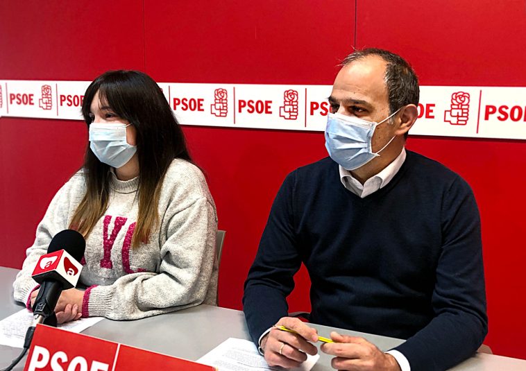 Clara López y Manolo Serrano